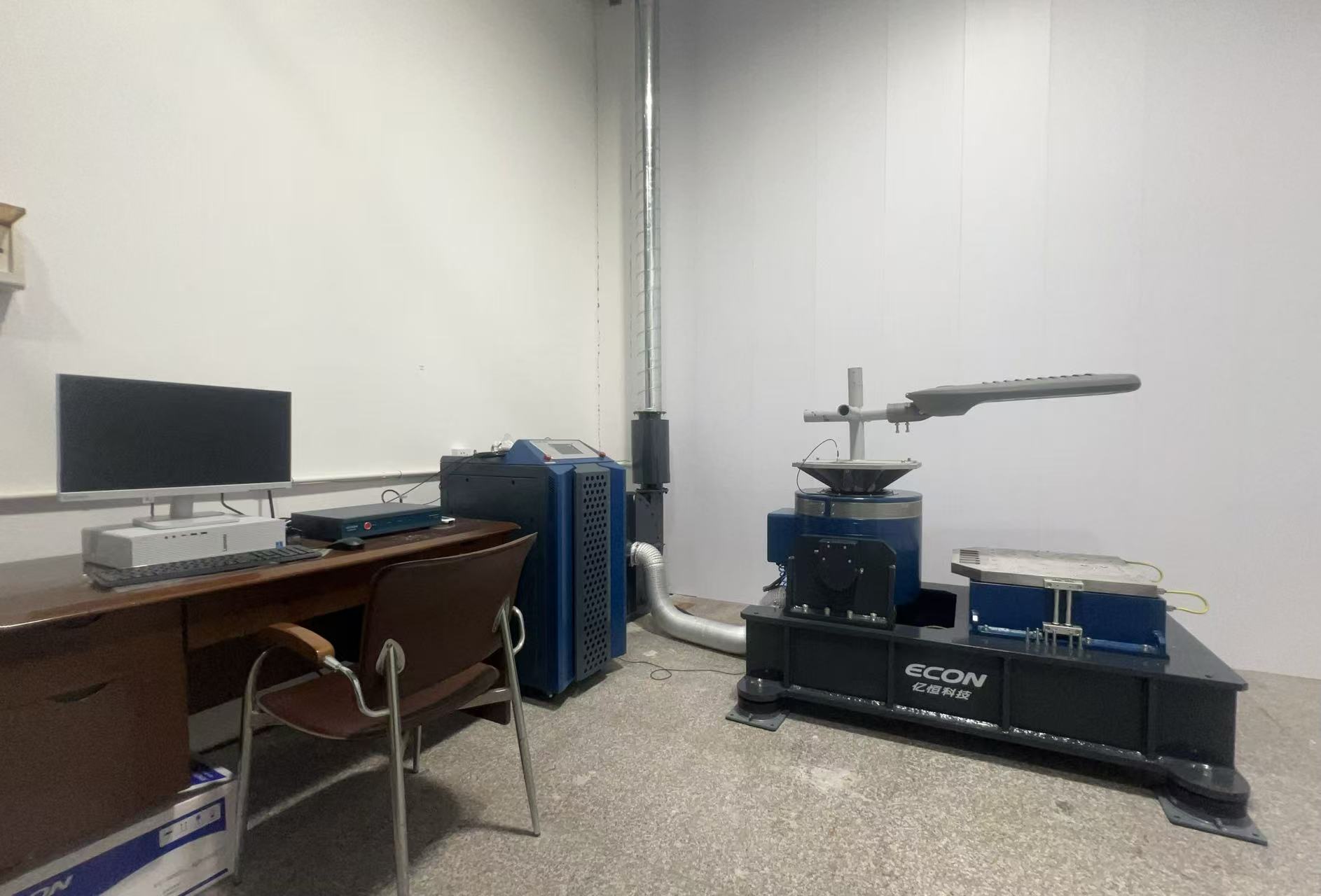 3G vibration and precision drop testing system for street lights