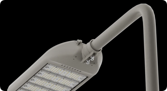 High power modular LED roadway lighting fixture with cantilever pole mount bracket